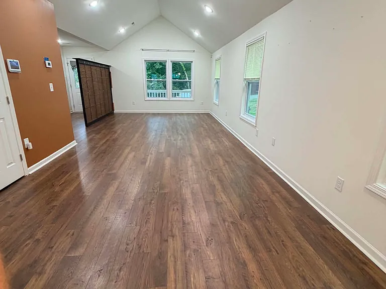 117 Phillips St — Photo 8