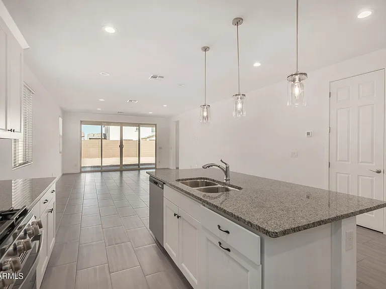 2503 S 180th Dr — Photo 7