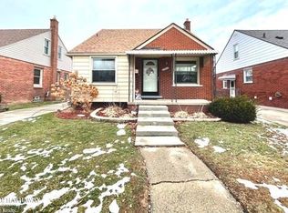 20899 Sunnydale St, Saint Clair Shores, MI 48081