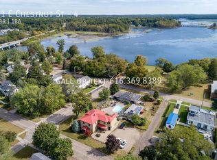 11 Chestnut St #4, Douglas, MI 49406