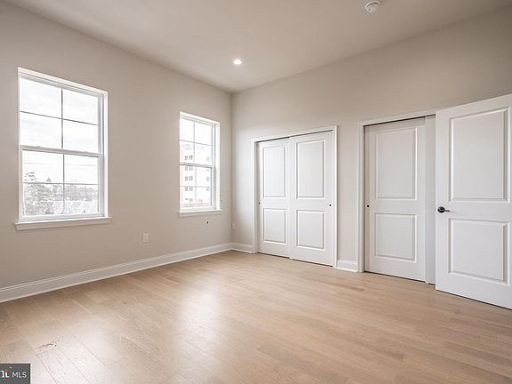 4th image of 2721 Lorraine Ct