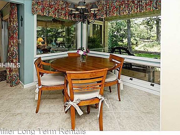 5th image of 5 Governors Ln