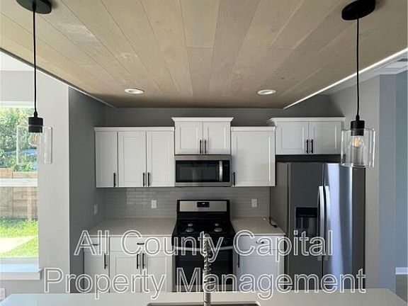 3rd image of 1609 Greenwood Ave #B