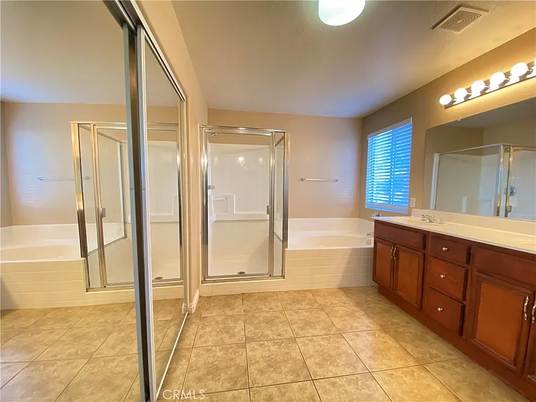 708 Hillview St — Photo 22