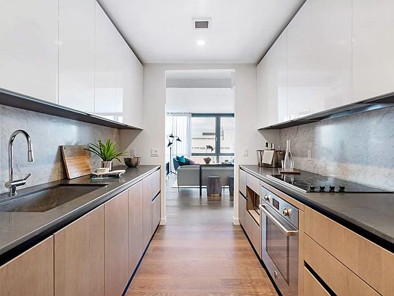 3rd image of 302 E 96th St #1503