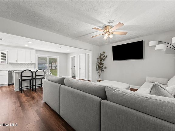 3rd image of 3014 Silverwood Drive