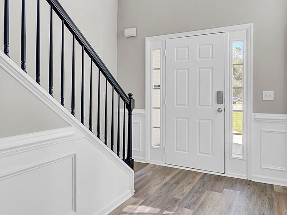 5th image of 123 Ashford Cir