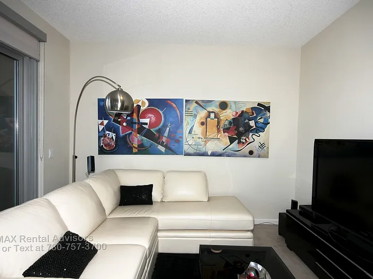 211 13th Ave SE #2905 — Photo 9