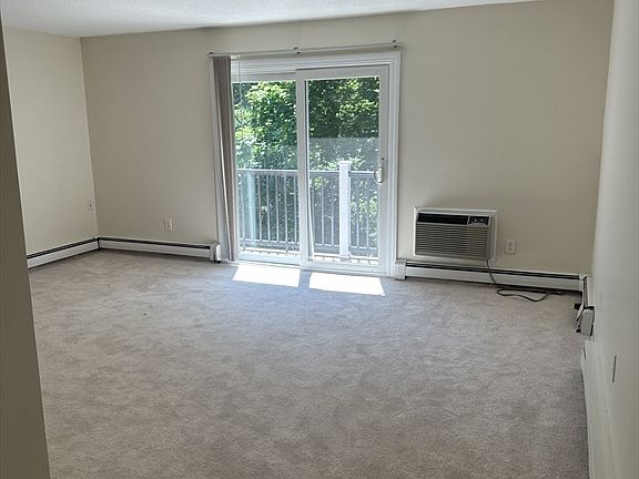 4th image of 3 Chapel Hill Dr APT 11