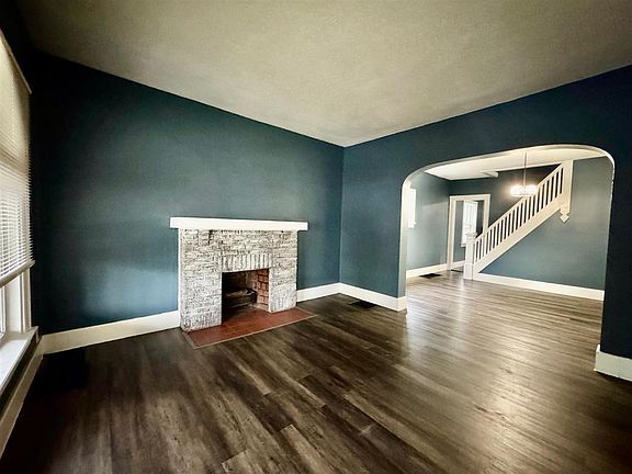 4th image of 325 W Main St
