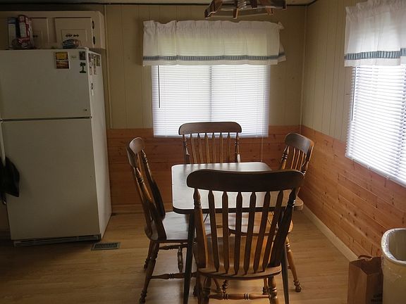 3rd image of 1600 S 30th St Trailer 76