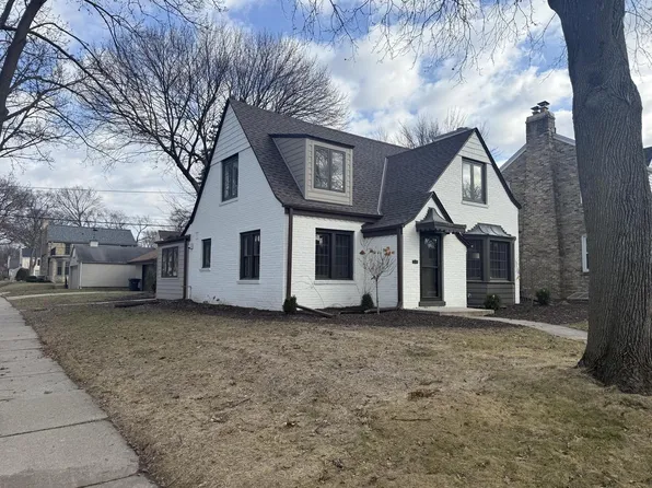 2578 North 88th STREET, Wauwatosa, WI 53226