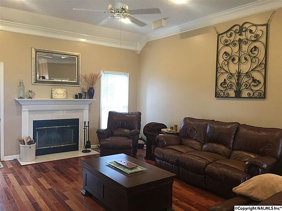 5th image of 105 Silverthorne Dr