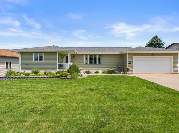 1325 2nd St SE, Oelwein, IA 50662