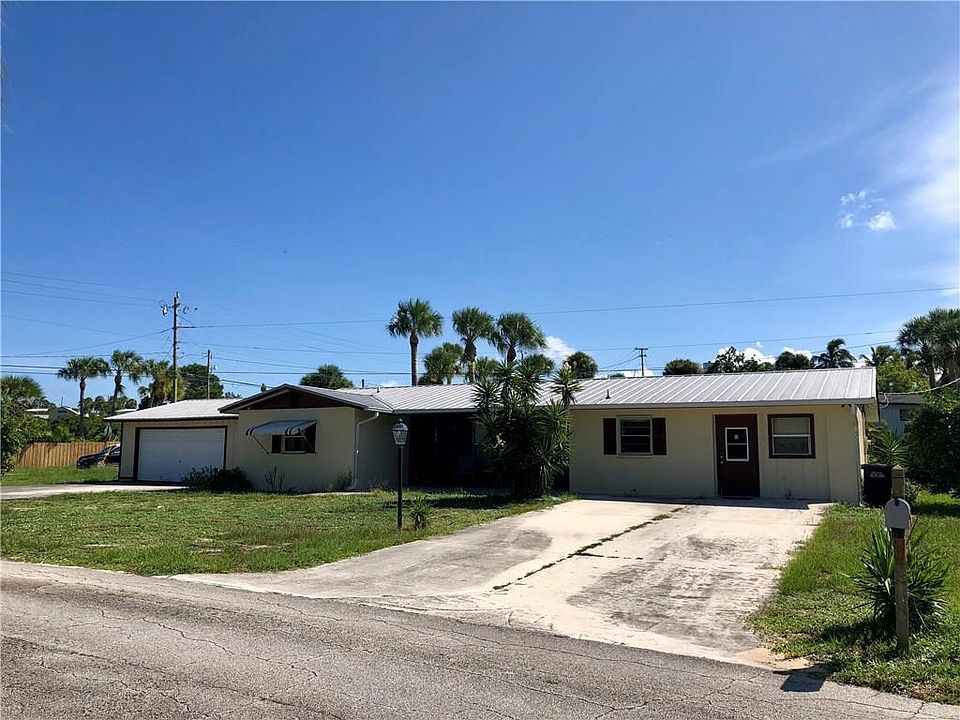 1st image of 1015 NE Oceanview Cir