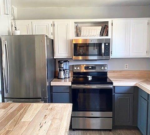 3rd image of 119 Arrowwood Dr