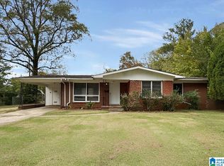 916 Daniel Cir, Birmingham, AL 35228