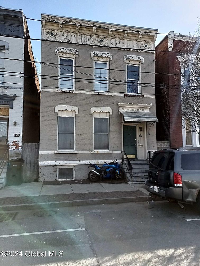 1st image of 484 1st Street