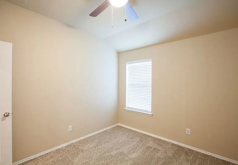 709 Alder Dr — Photo 21