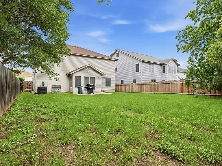 1109 Bradbury Ln — Photo 24