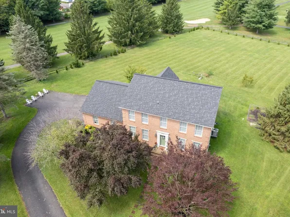 2092 Triple Green Ct, Hampstead, MD 21074