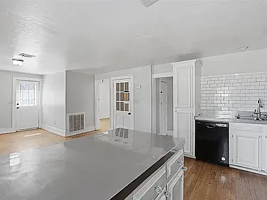 502 S West St #B — Photo 8