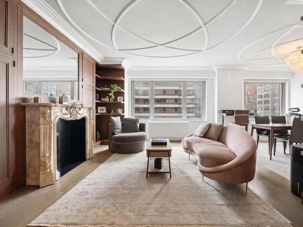 200 East 62nd Street image 1 of 14