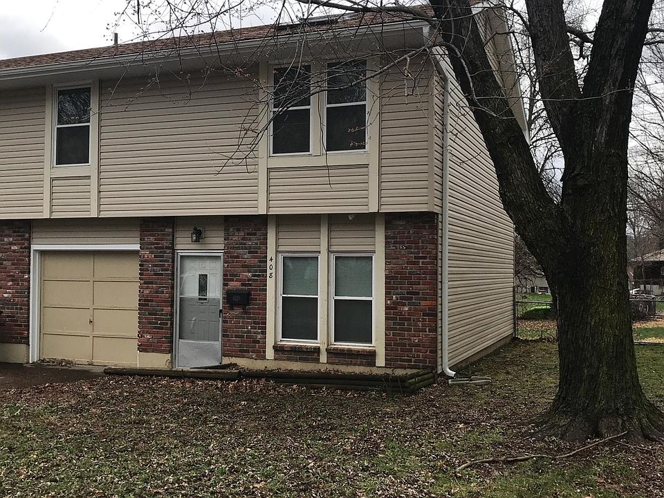 Front of Unit 408 from N Jennings Rd