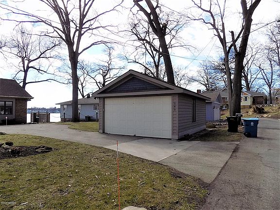 5th image of 580 Lawn Ave