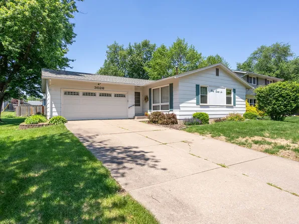 3026 Windsor Dr, Bettendorf, IA 52722