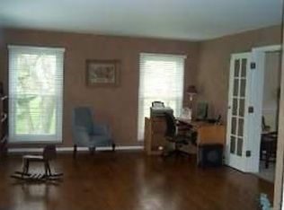 5706 Pleasant Hill Rd, Crystal Lake, IL 60012