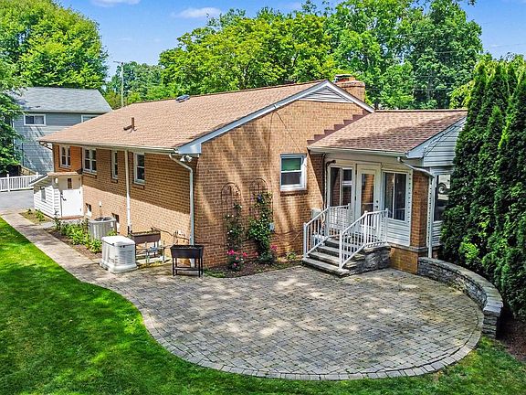 4th image of 102 Graceford Dr