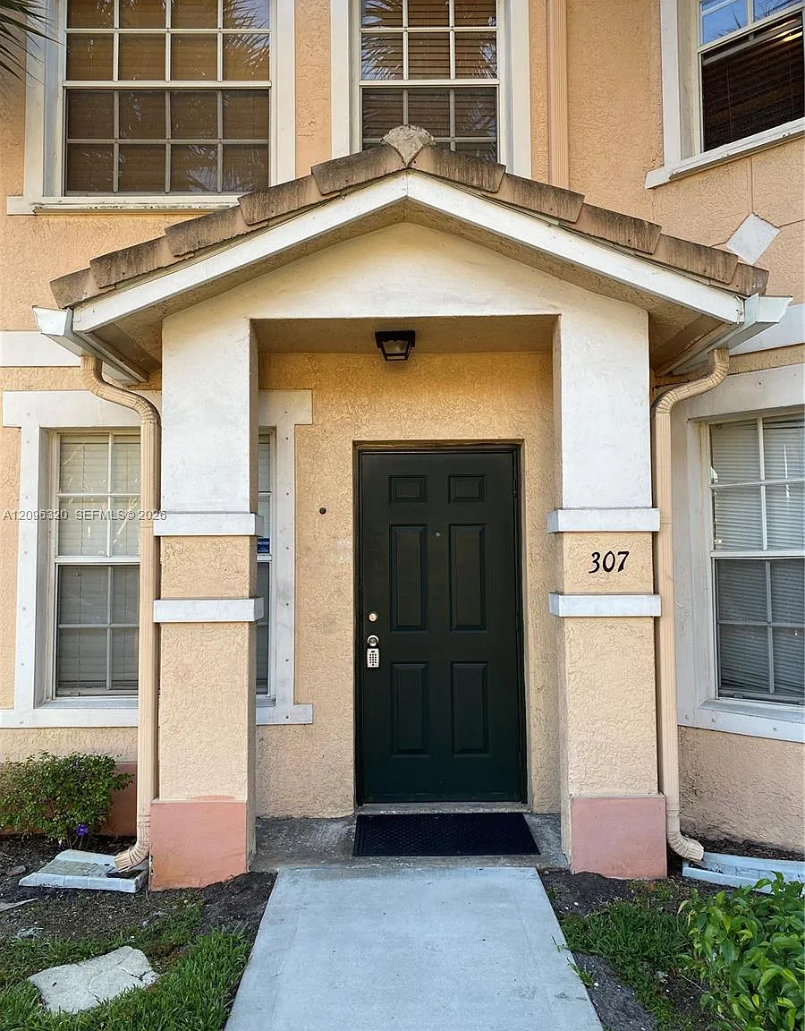 Belmont At North Lauderda — Photo 2