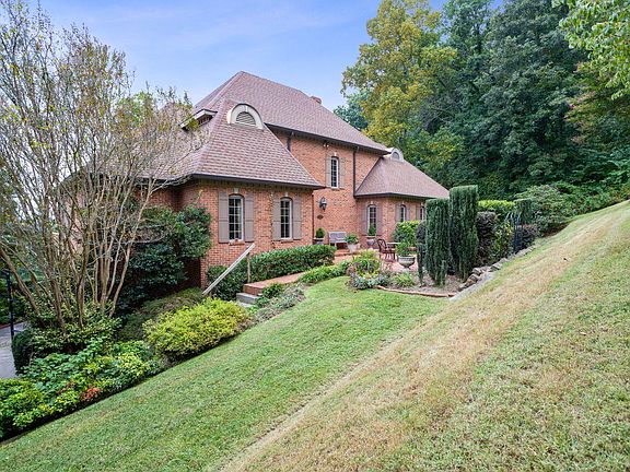 2nd image of 2101 Millbrook Dr