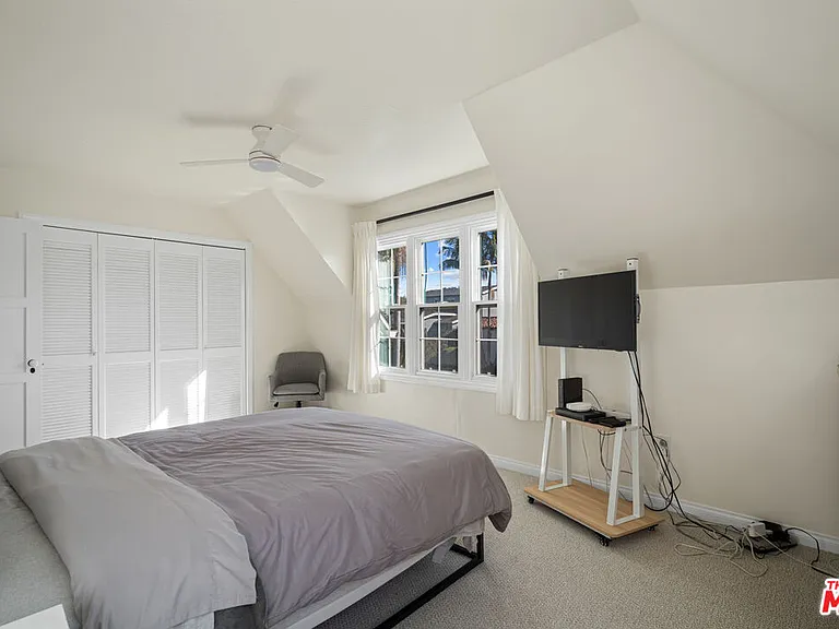 819 Crestmoore Pl — Photo 23