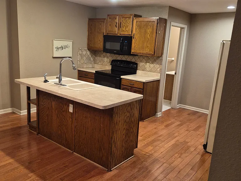 908 Cedar St #D — Photo 1