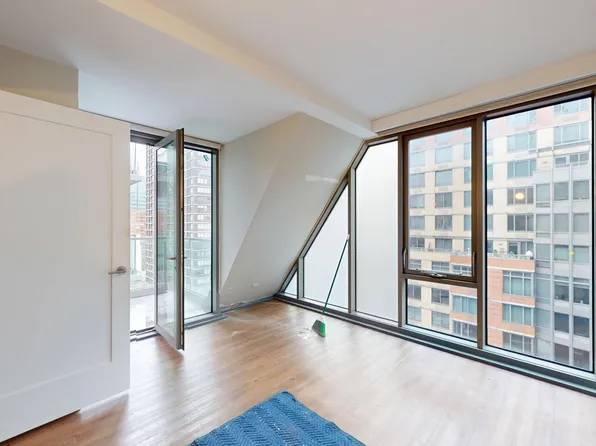 237 East 34th Street image 6 of 30