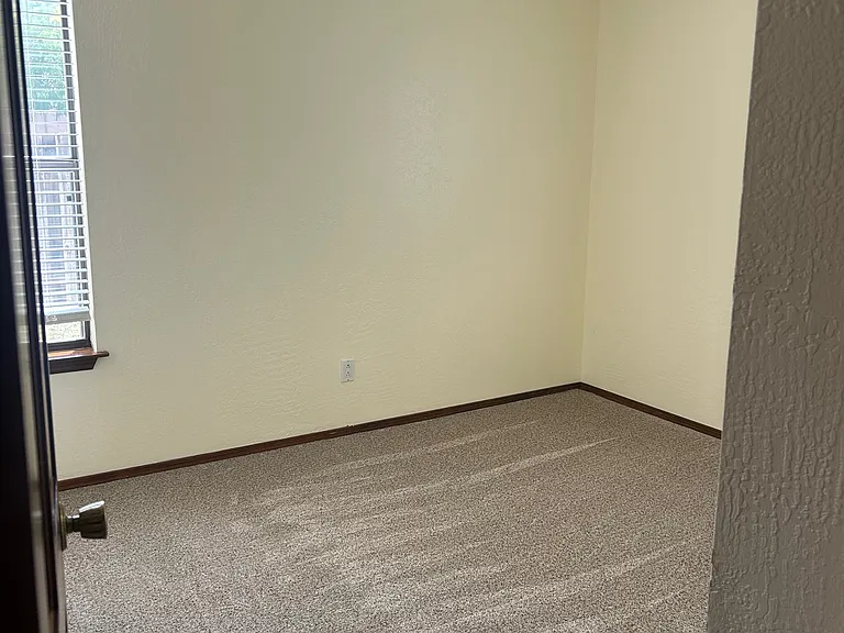 12912 Kachina Pl NE #A — Photo 10