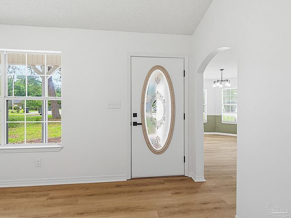 4th image of 5984 Savannah Dr