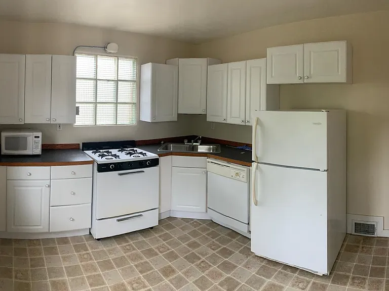 934 Wealthy St SE #B — Photo 4