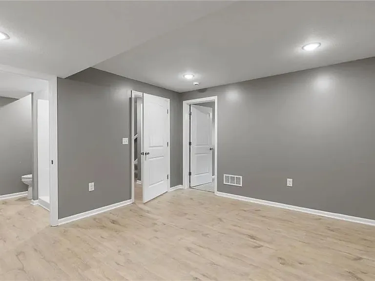 135 Cedar Ct — Photo 13