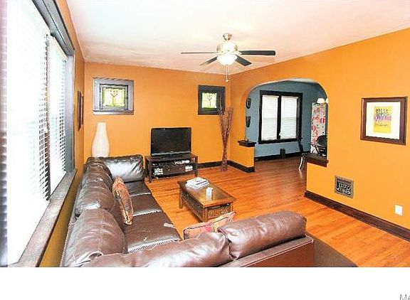 4th image of 2128 Portis Ave