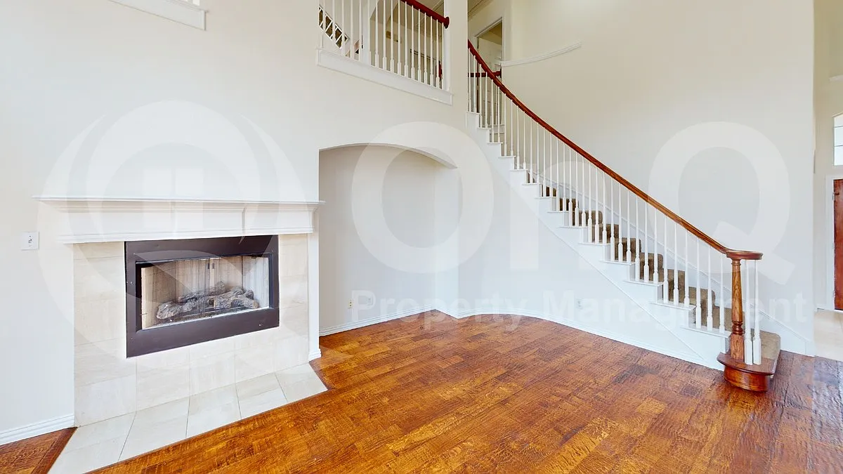 5 bed, 4.0 bath, 3251 sqft, $3,499 — Photo 2