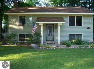 5811 Old Maple Trl, Grawn, MI 49637