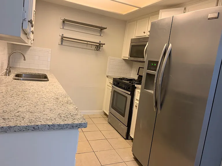 904 Norwell Ln — Photo 11