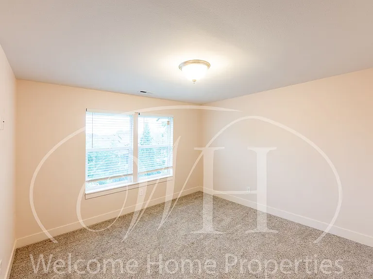 22 NE Hadley Way — Photo 41