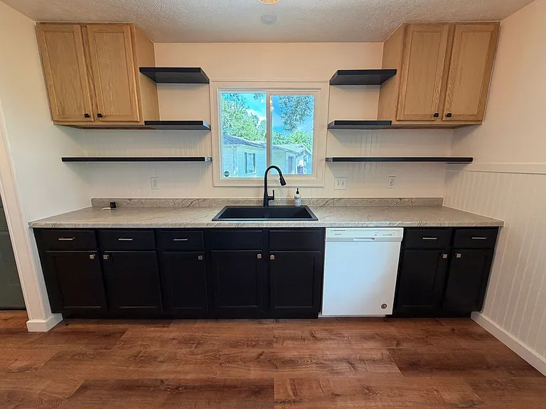 2421 Brook Ln — Photo 7