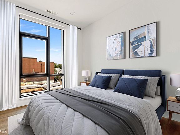 4th image of 3204 N Lawndale Ave #203