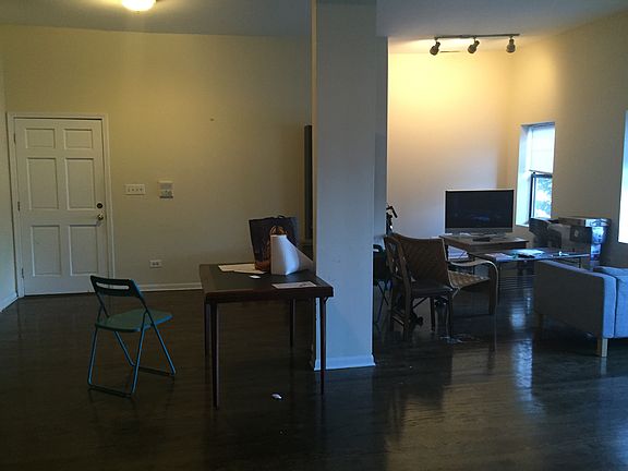 2nd image of 1136 W Grand Ave