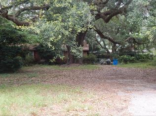 2415 South Dr, Beaufort, SC 29902
